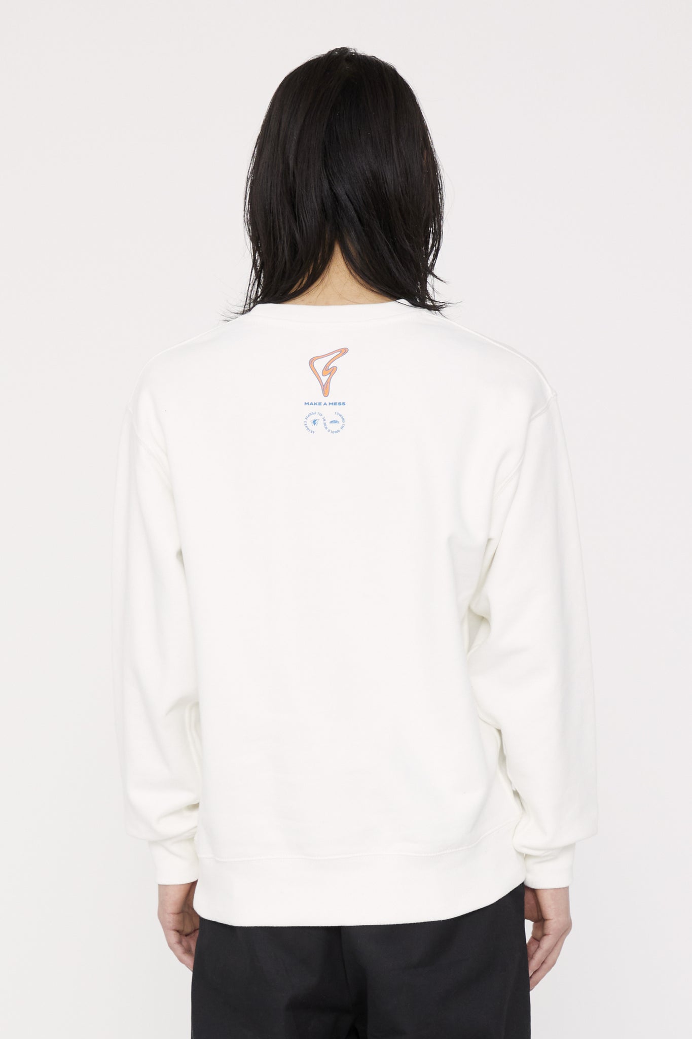 MESS LOGO SWEAT WHITE